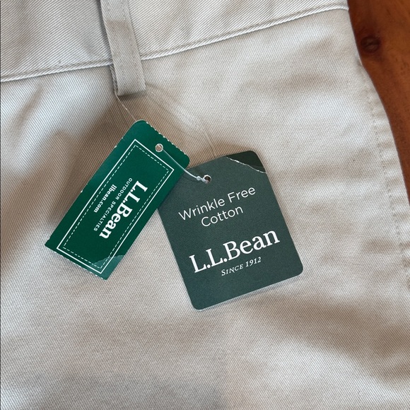 LLBean- Men's Wrinkle-Free Double L Chinos, Classic Fit, Plain Front - Picture 8 of 8